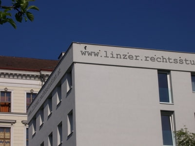 Außenansicht Gebäude Institut für Multimediale Linzer Rechtsstudien Außenansicht Gebäude Institut für Multimediale Linzer Rechtsstudien